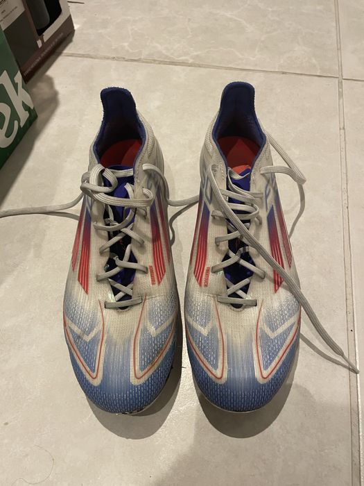Chuteiras F50 adidas azuis tamanho 40