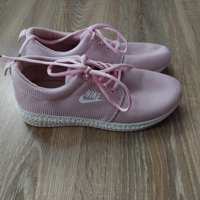 Кросівки     Nike