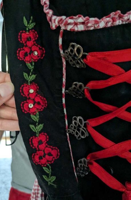 Sukienka bawarska 32