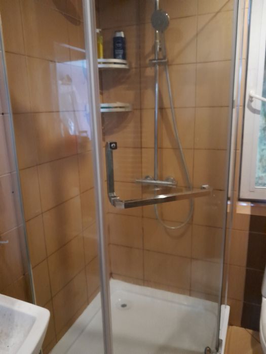 Kabina prysznicowa 90x90 z brodzikiem