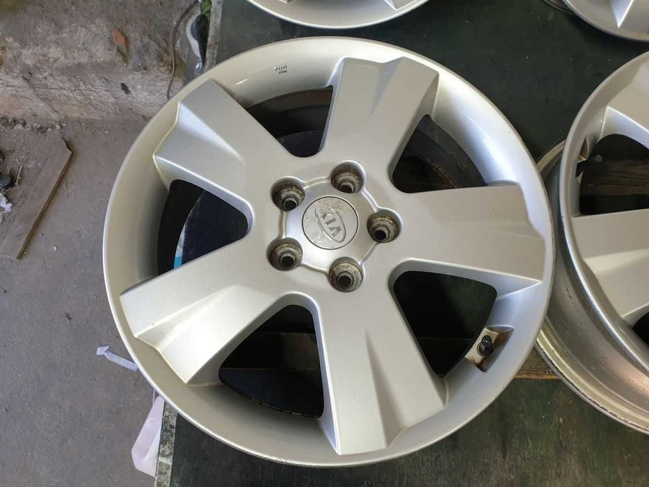 Felgi aluminiowe Hyundai Kia R17 5x114,3 17X6,5J ET 54 centr 67,1mm