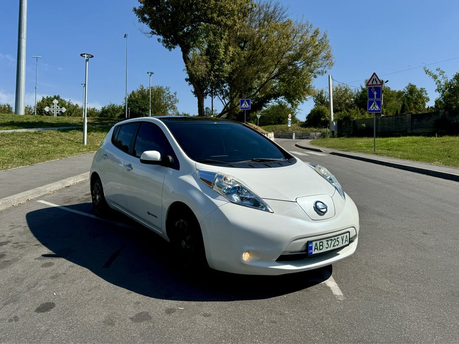 Nissan Leaf 2014 • Tekna • 24 kWh • Webasto