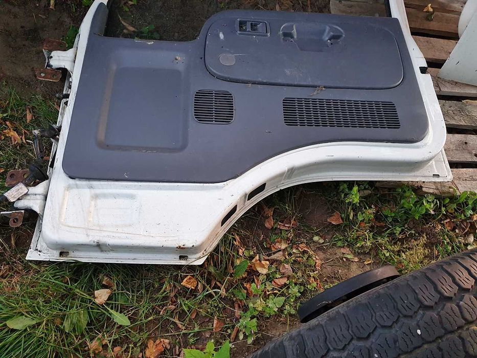 Drzwi Cabstar 99-06 bez korozji