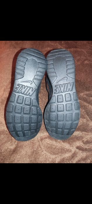 Buty NIKE r.35,5/22cm