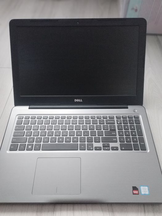 Laptop DELL Intel I3  SSD Radeon