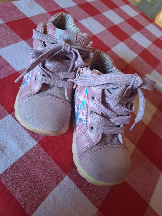 Buty dla dziewczynki