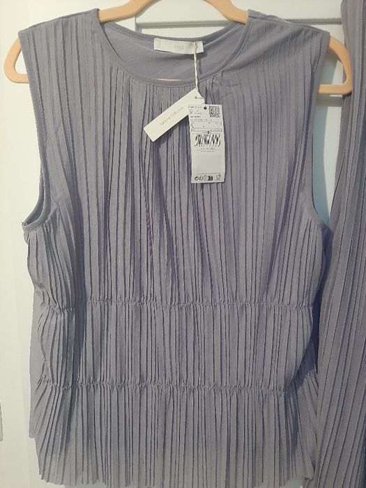 Nowy top Mango 40 plisy