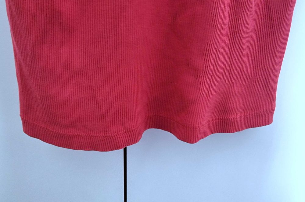 Top em tom cereja, tamanho S