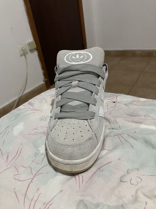 Tenis adidas semi novo