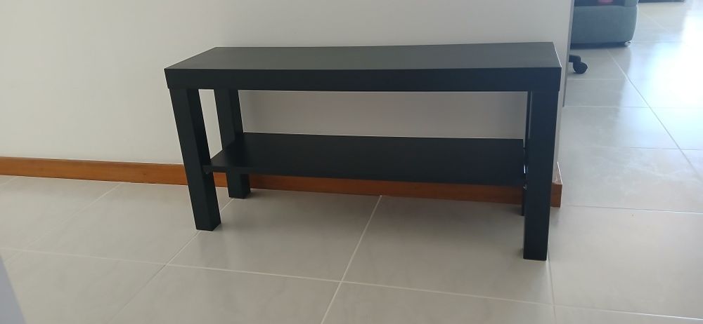 Mesa de apoio em bom estado