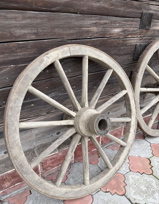Старовинне деревя колесо 90 см
