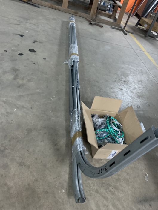 Prowadnice do bram segmentowych dla wys. 3,30 m ZESTAW - 023