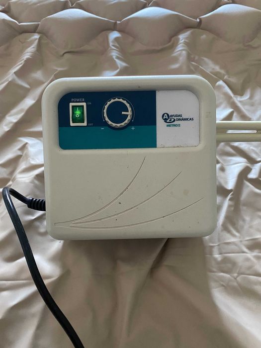 3 Colchões anti-escaras de pressão alternada e 2 compressores