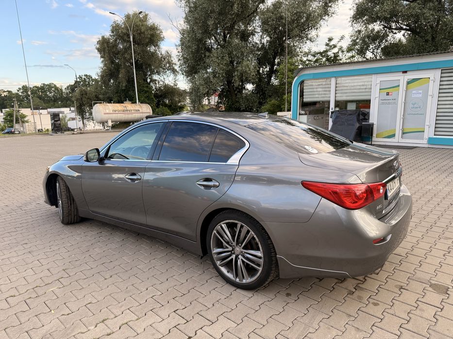 Infinity q50s гібрид,