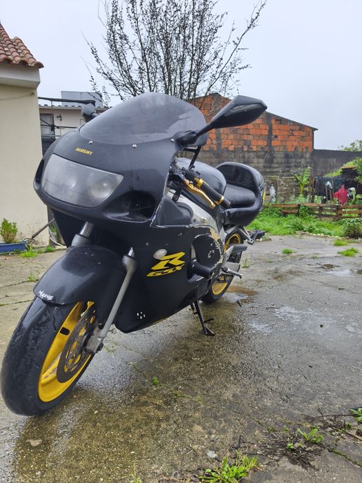 Vendo Moto Suzuki GSXR 600
