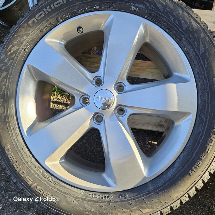 Koła zimowe 265/50/20 Jeep Cherokee WK2 5x127 TPMS 2025r Nowe opony