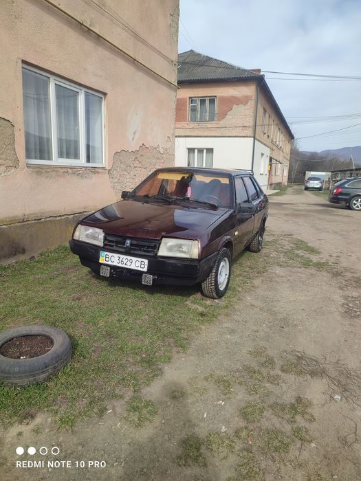 ВАЗ 21099 на повному ходу