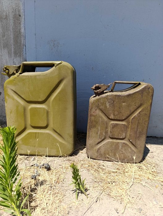 Продам каністри для бензину