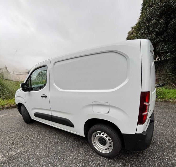 Carrinha Comercial Opel Combo 1.5 CDTi L1H1 Enjoy (3 Lugares) - 89.000 km | Novembro 2019 (Nacional)