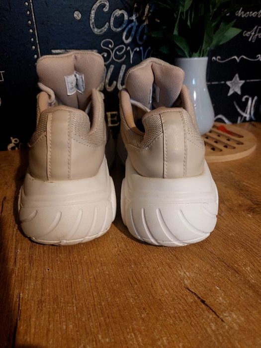 Buty beżowe Vty 37