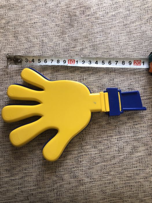 Долонька хлопалка пластикова тріскачка погремушка іграшка футбольна