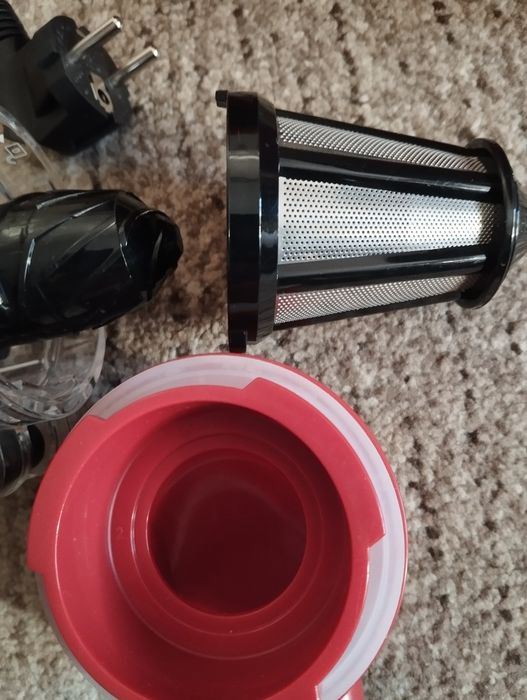 Соковижималка  Klarstein Bella Elegance Slow Juicer