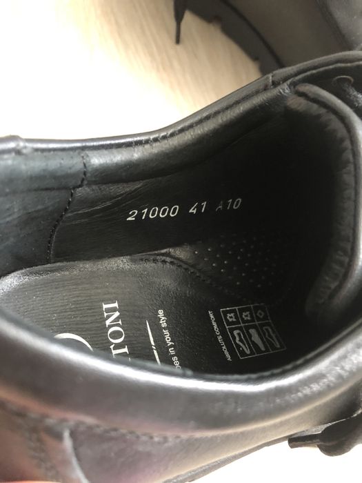 Продам чоловічі черевики