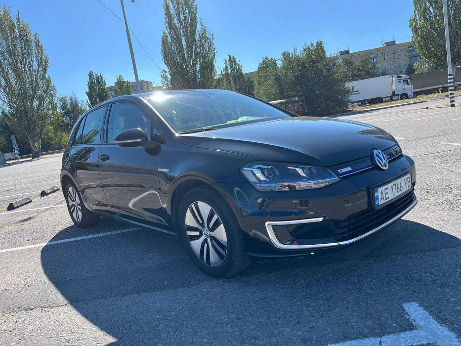 Volkswagen e-Golf 24 кв. грудень 2015