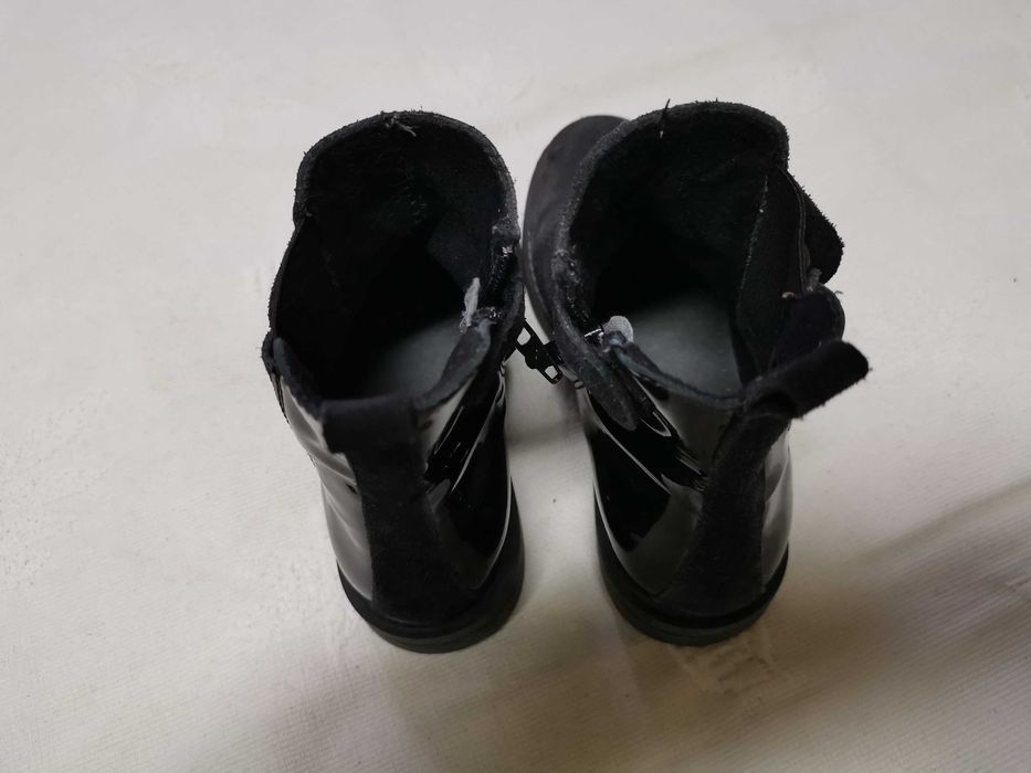 Botas de menina em pele tam. 30 excelentes. Pouco usadas