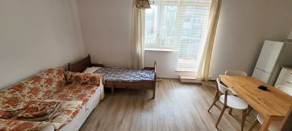 Kawalerka 20 minut od rynku. Balkon.  En: Single studio flat -owner