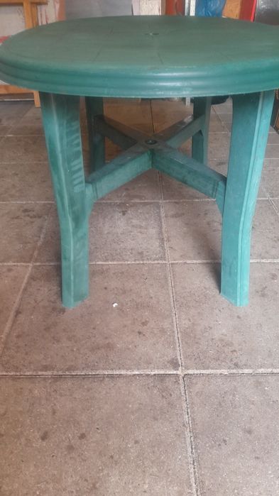 Stół ogrodowy zielony