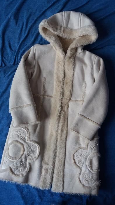 Пальто на девочку 7-8 лет