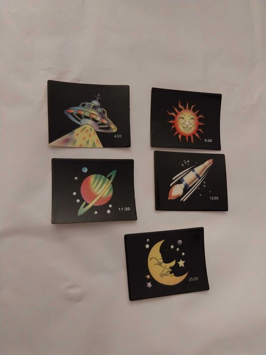 Lote 5 cromos / brindes do Universo, lua, planetas, ovnis, sol, foguetões