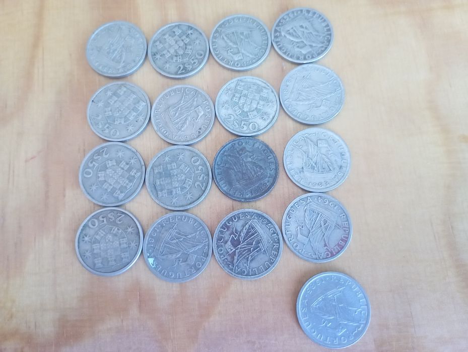 Vendo coleção de moedas de escudo