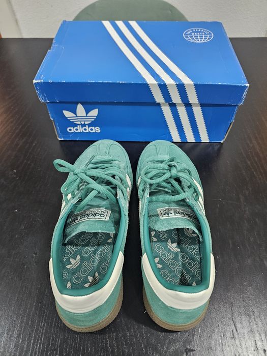 Adidas original novos número 40 usados 2 vezes. Excelente estado!!