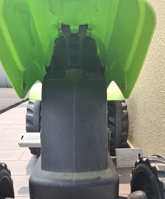 Carro a pedais criança