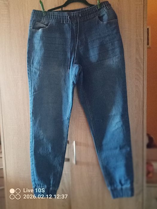 Spodnie jeansowe joggery męskie  / młodzieżowe rozmiar z metki 32