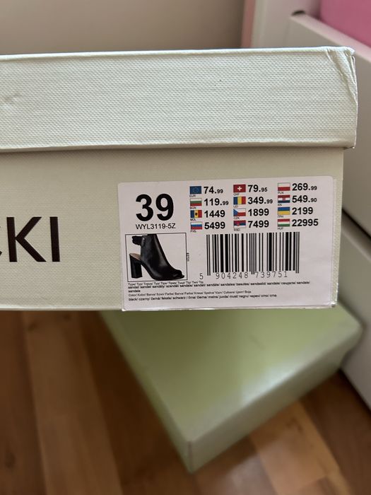 Sandałki damskie Lasocki rozmiar 39