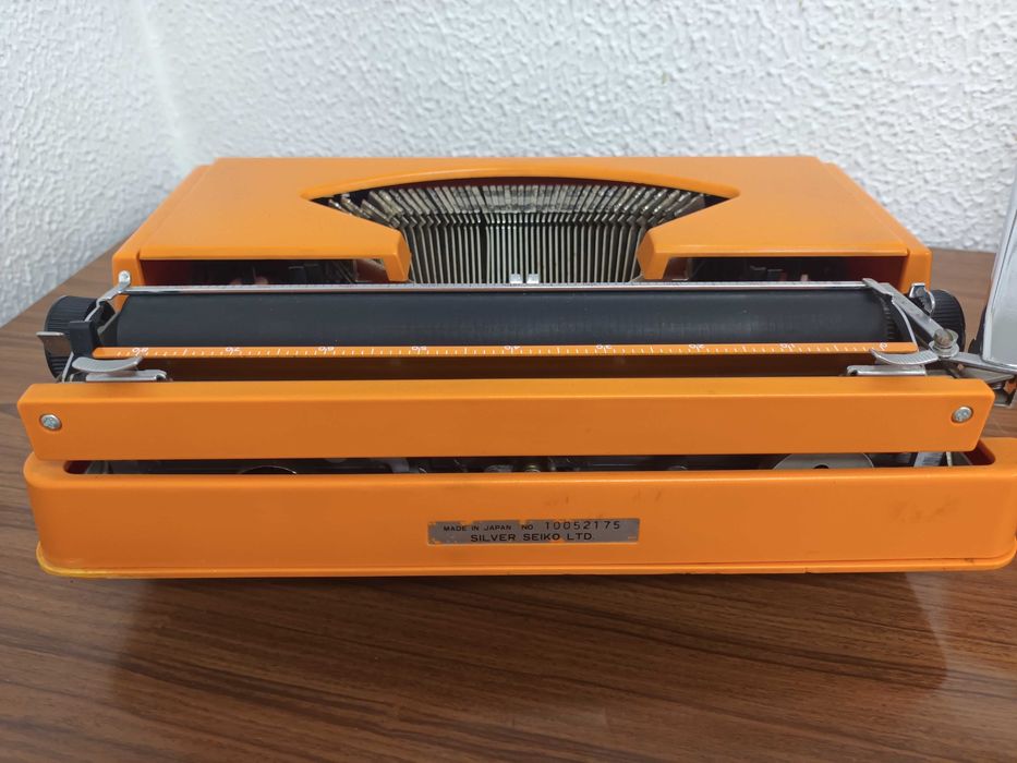 Máquina de escrever Silver-Reed Seiko