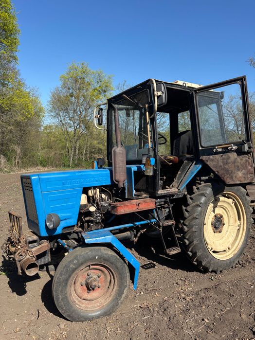 Трактор т 25 на ходу з плугом, + торг