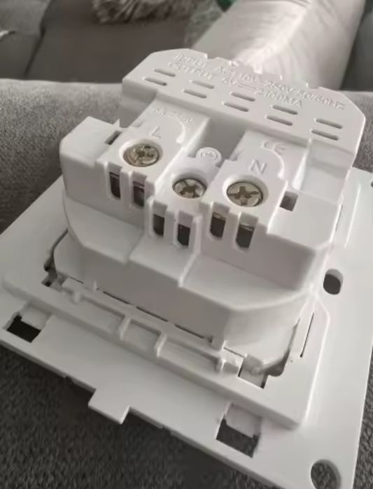 Gniazdo z dwoma USB
