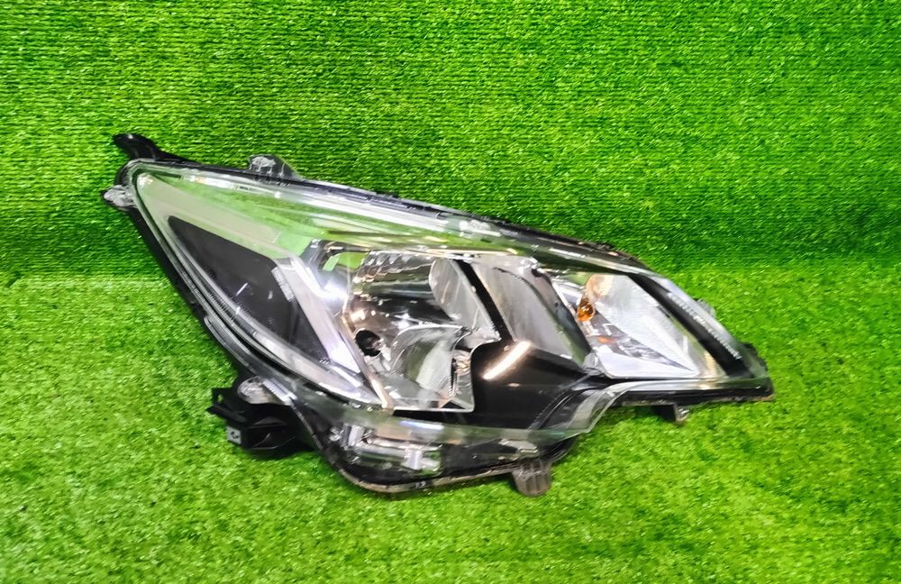Reflektor Prawy Lampa Prawa Mitsubishi Space Star II 2020- Eu