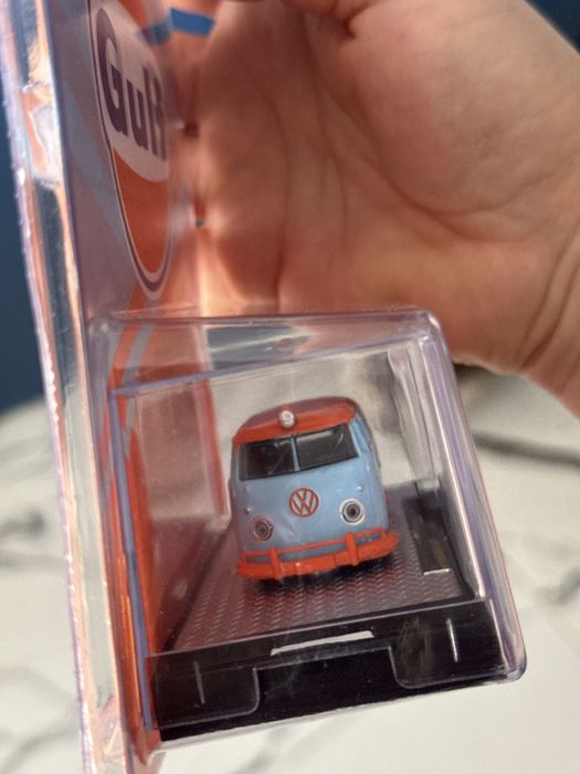 M2 Machines MiJo Exclusives 1960 VW Delivery Van GULF Volksvagen T2 T1