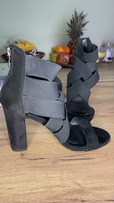 Продам нові не ношені босоніжки