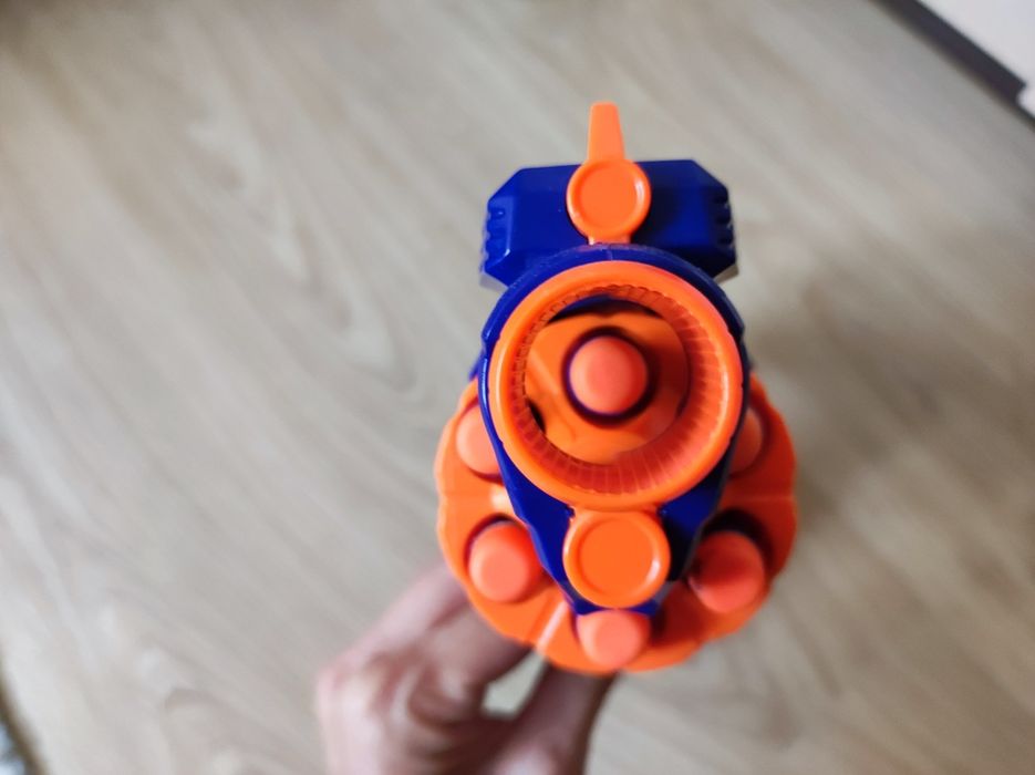 NERF Elite na 6 strzałów