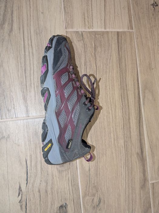 Жіночі кросівки Merrell