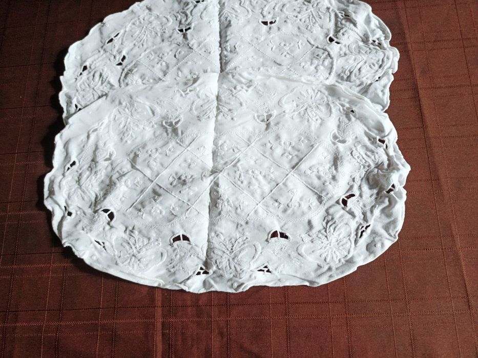 Panos bordados á mão