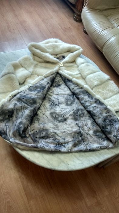 Белая шуба натуральная меховая жилетка, размер 44-48 свадебная шубка