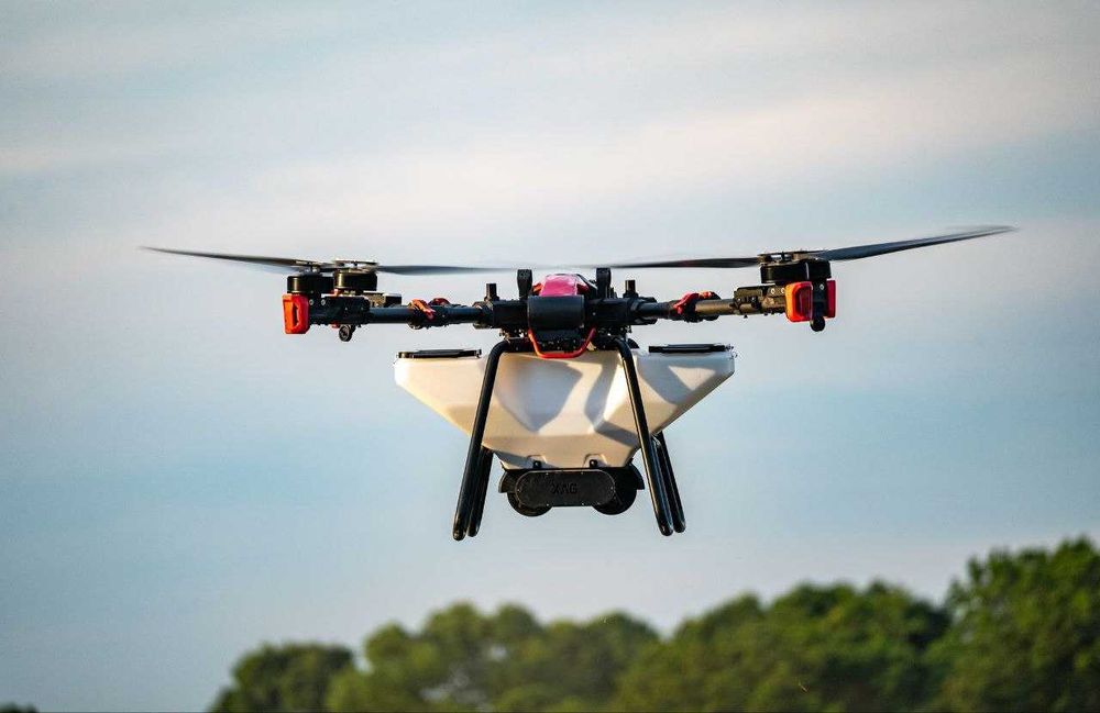 Агродрон дрон квадрокоптер обприскувач XAG P 100 PRO 50 л бак для ззр