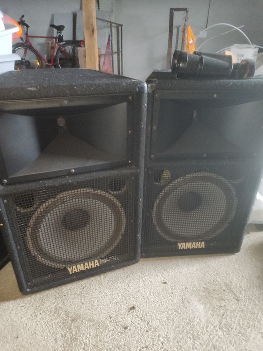 Kolumny estradowe Yamaha